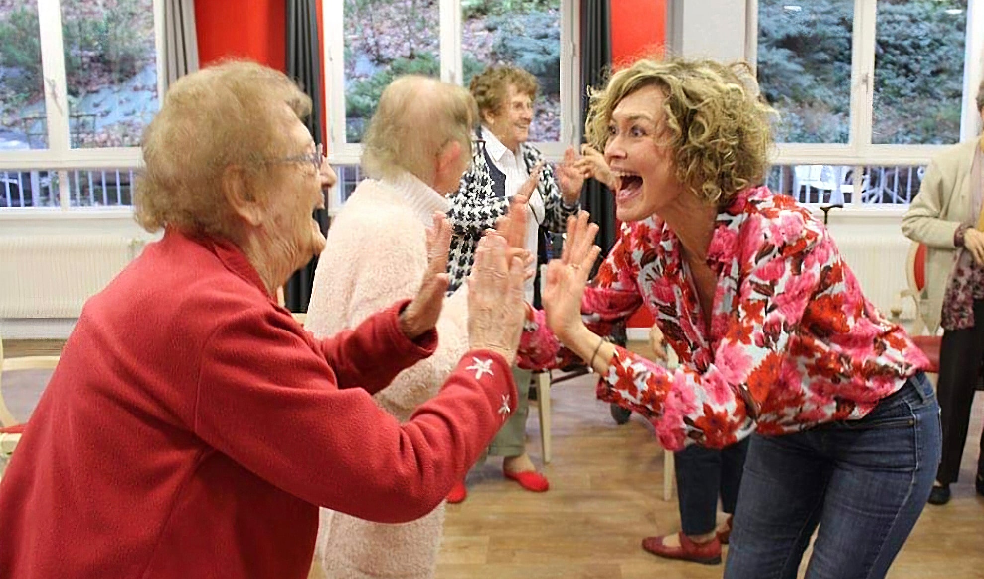 Yoga du Rire pour séniors - lyon - ehpad lyon